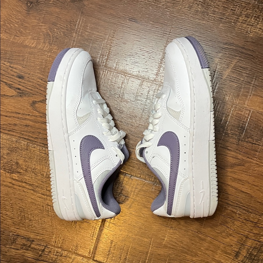Nike Women's Gamma Force sneakers - Picture 2 of 5